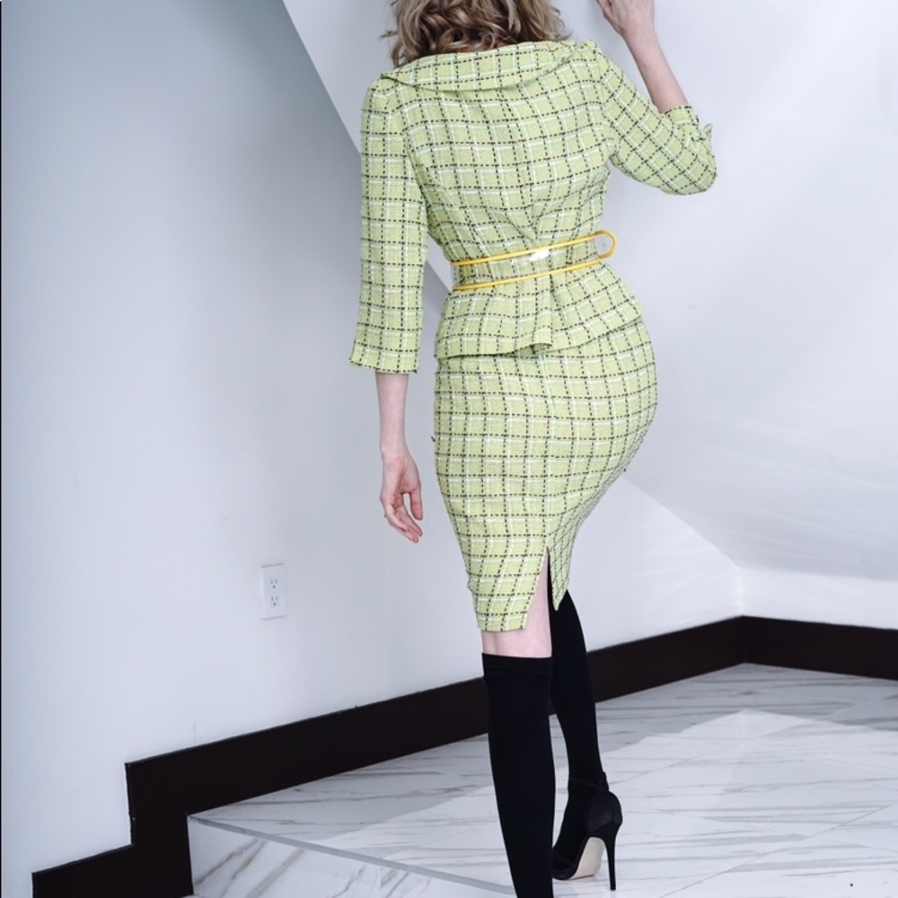 Courtenay Suit or Clueless 🤔 - Picture 3 of 4